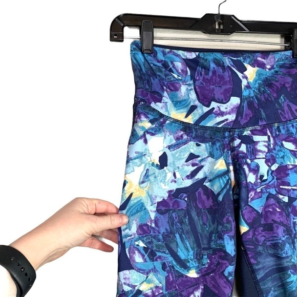 Champion Patterned Mid-Rise Mesh Capri Leggings S - Picture 4 of 17